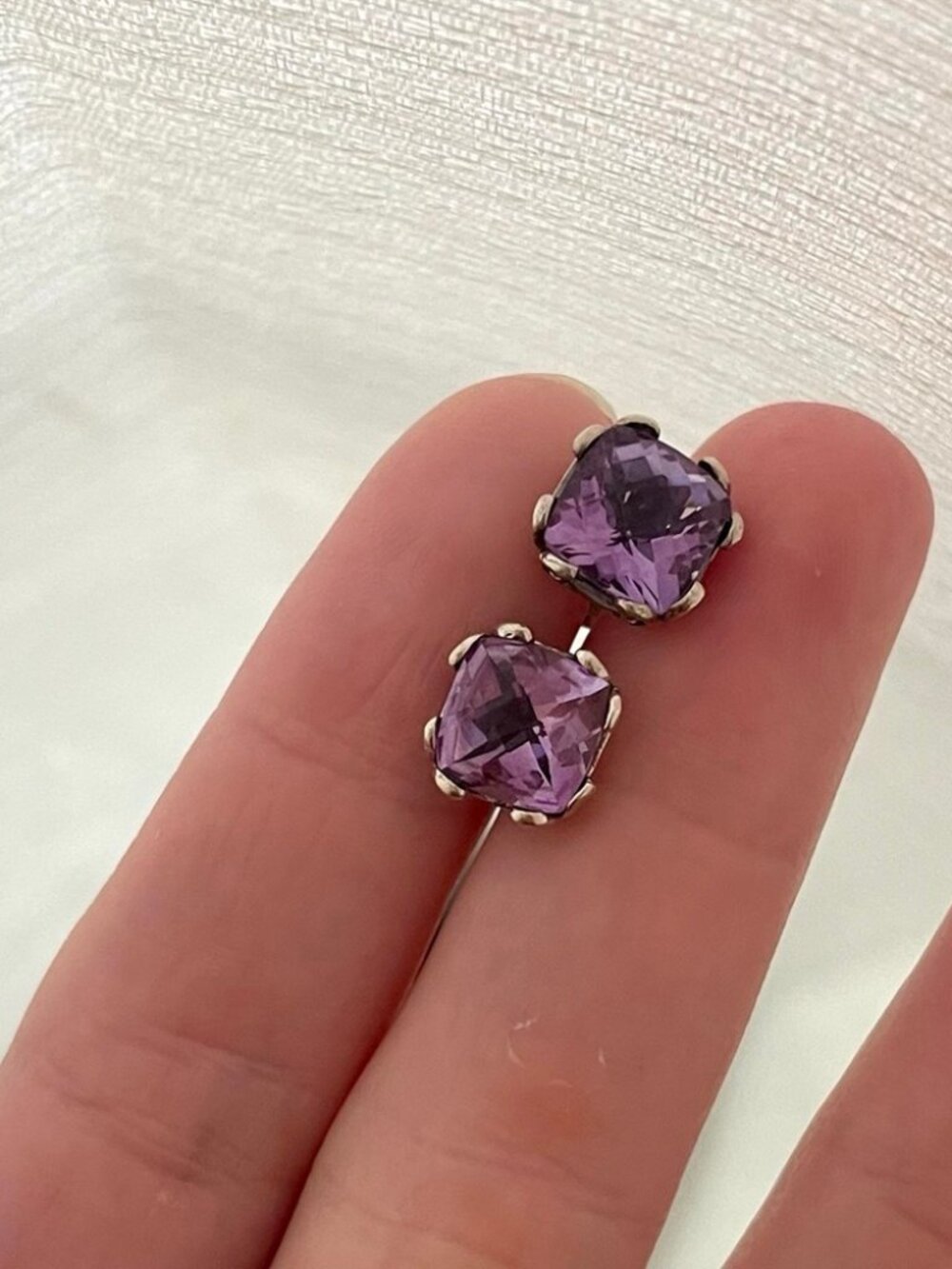 Samuel B. Jewelry Glow Studs Earrings - Amethyst NEW - Picture 2 of 2